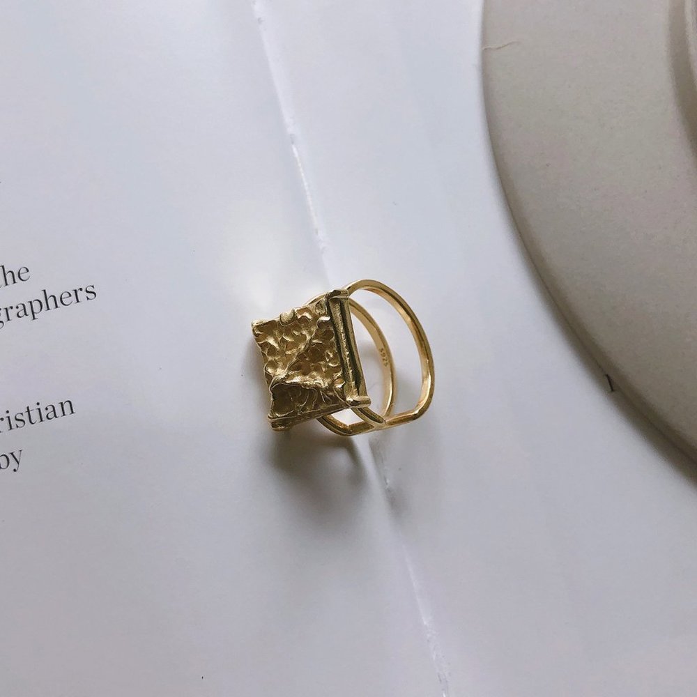 LAST ONE 💖18K Goldplated Square Signet Ring - Picture 2 of 7